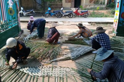 Phụ huynh hỗ trợ vật liệu và ngày giờ công lao động